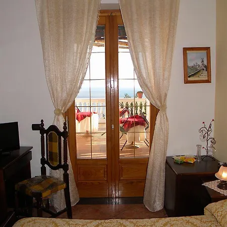 H.h.le Palme Bed and breakfast 2*