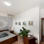 Bed & Breakfast H.h.le Palme 2*